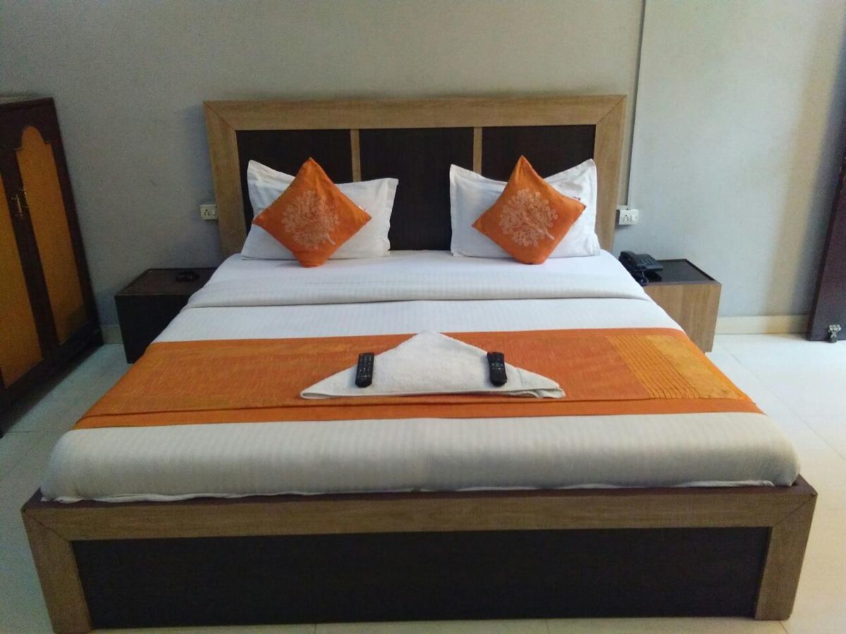 Hotel Samridhi Palace Juhi Bari Eksteriør bilde