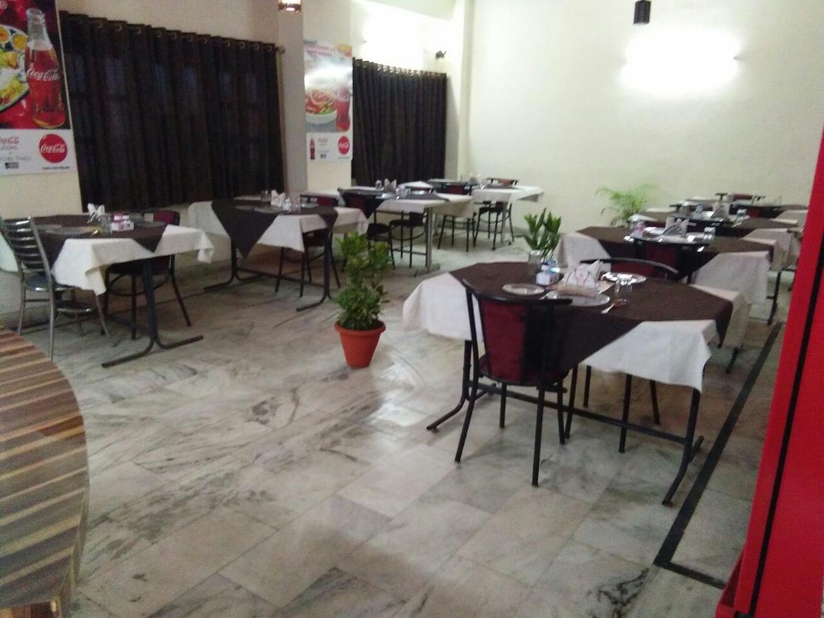 Hotel Samridhi Palace Juhi Bari Eksteriør bilde