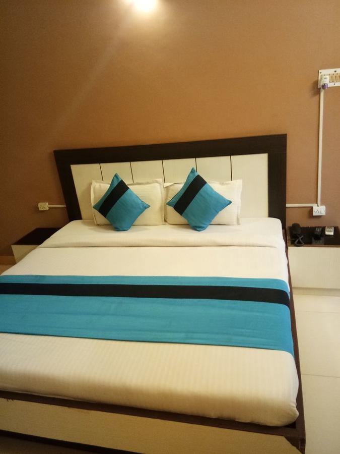 Hotel Samridhi Palace Juhi Bari Eksteriør bilde