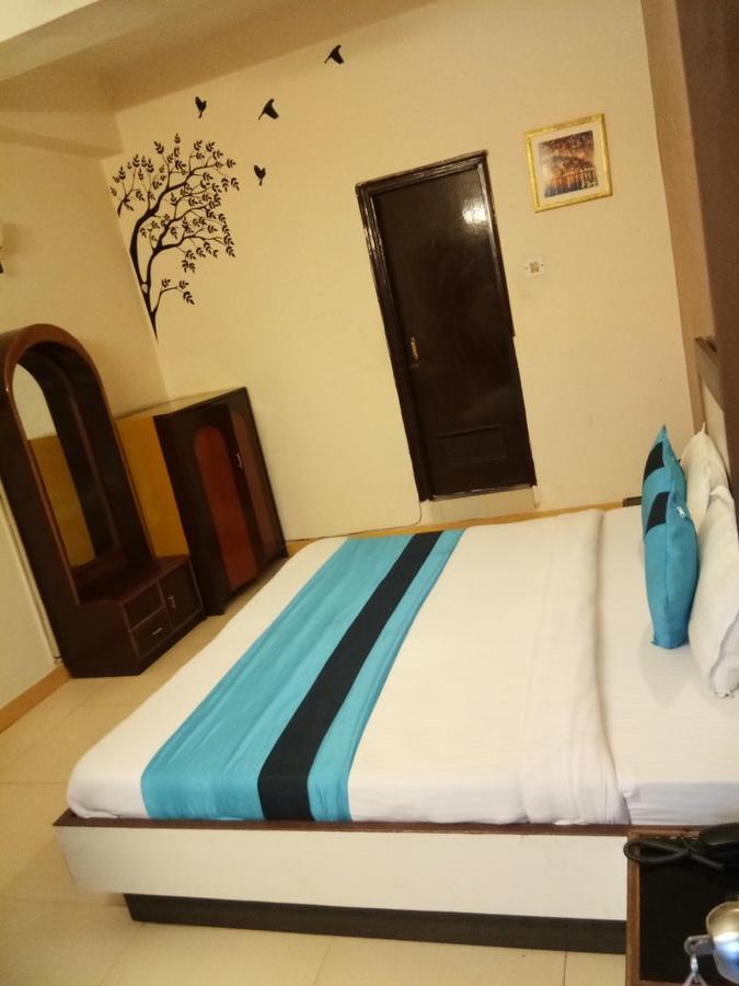 Hotel Samridhi Palace Juhi Bari Eksteriør bilde