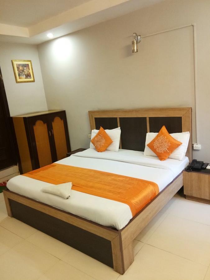 Hotel Samridhi Palace Juhi Bari Eksteriør bilde